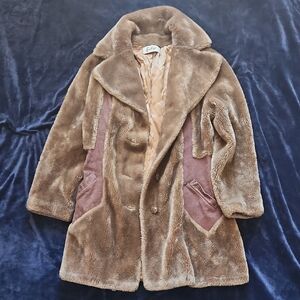 Elegant Faux Fur Teddy Jacket in Brown and Tan